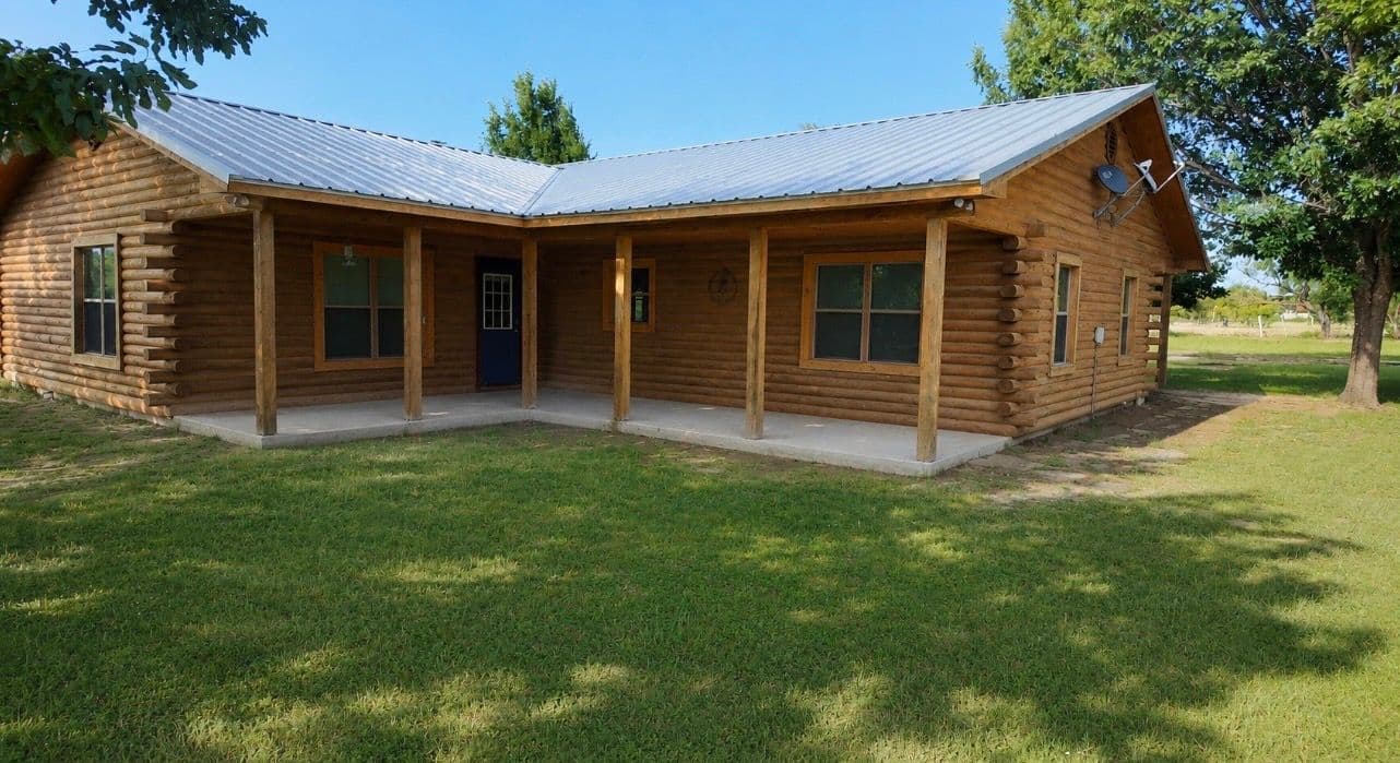 Charming log cabin on a beautiful 4.17 acre retreat